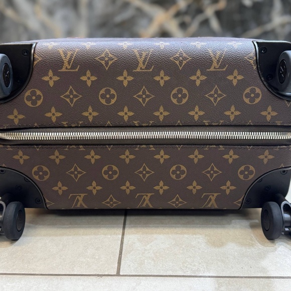 Authentic Louis Vuitton Horizon 50 Monogram Eclipse Suitcase Brown M13768 Luggag - Picture 8 of 16